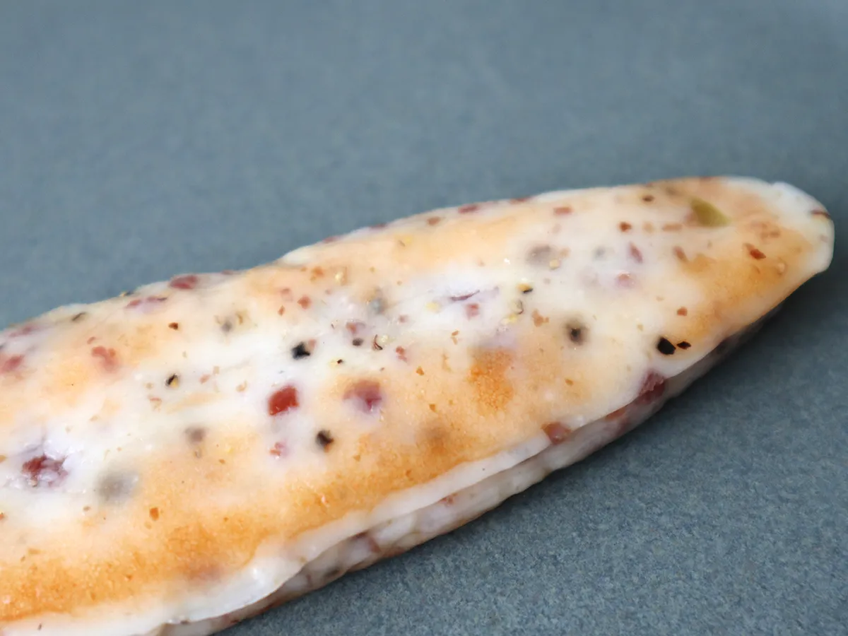 「牛たん蒲鉾」の焼色