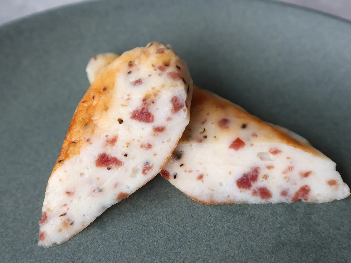 「牛たん蒲鉾」の断面