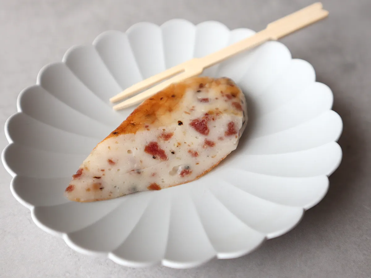 「牛たん蒲鉾」の断面
