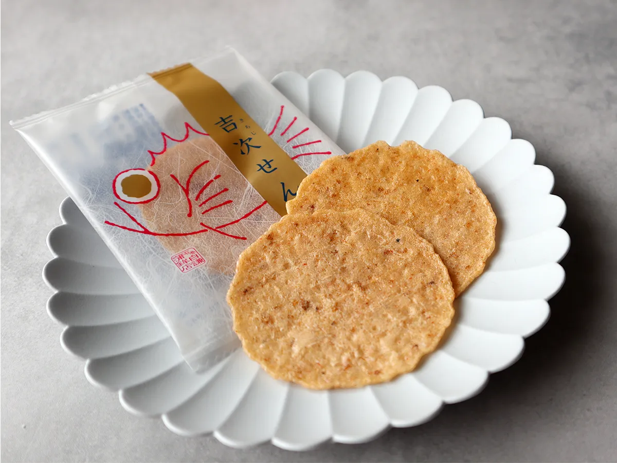 「吉次せん」の大きさと厚さ